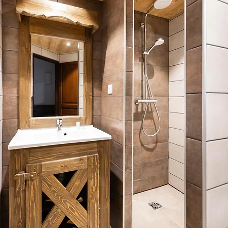 Apartmanhotel Val 2400 4*