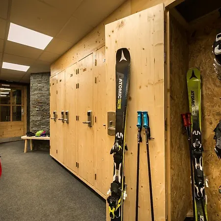 Val 2400 Apartmanhotel