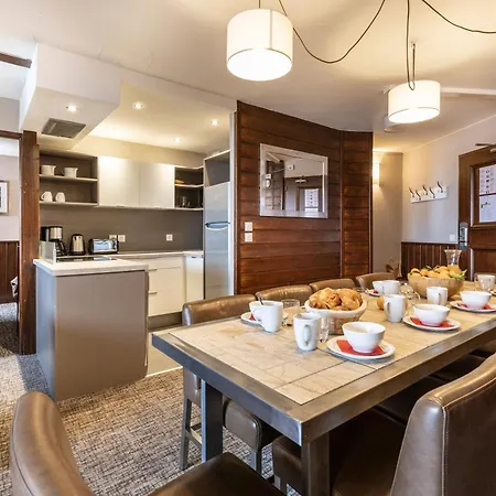 Val 2400 Hotel apartamentowy