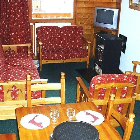 Val 2400 Hotel apartamentowy 4*