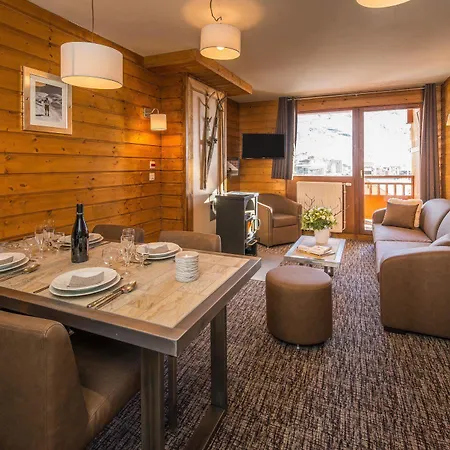 Hotel apartamentowy Val 2400 4*