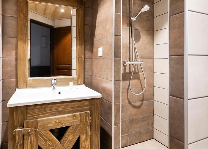 Aparthotel Val 2400 4*